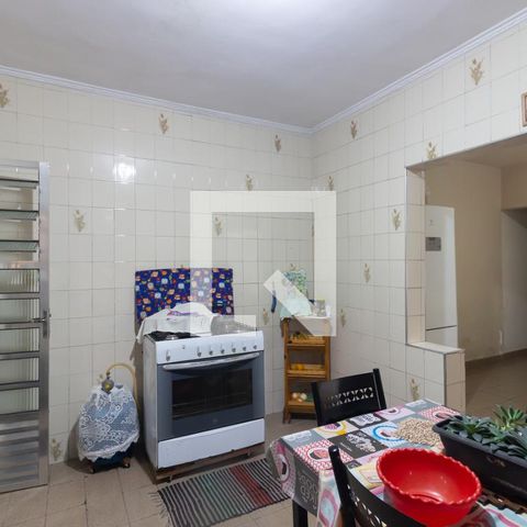 Casa à venda com 161m², 4 quartos e 2 vagas Casa à venda com 161m², 4 quartos e 2 vagasCozinha