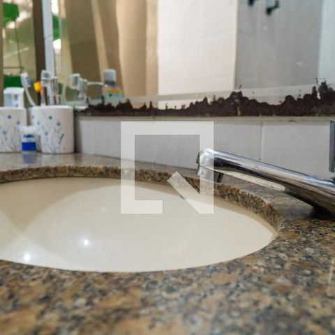 Casa à venda com 110m², 2 quartos e 2 vagas Casa à venda com 110m², 2 quartos e 2 vagasBanheiro Detalhe
