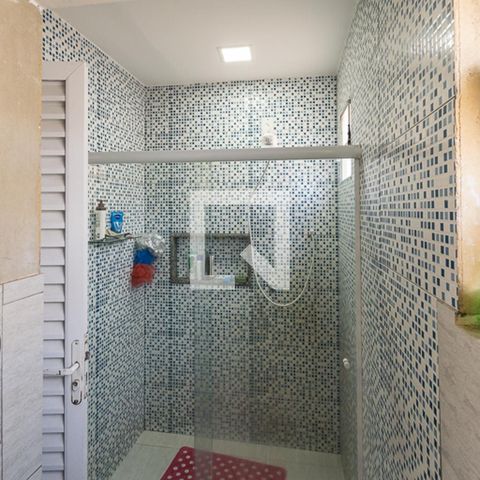 Casa à venda com 195m², 6 quartos e 1 vaga Casa à venda com 195m², 6 quartos e 1 vagaCasa 2 - Banheiro