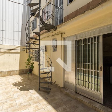 Casa à venda com 195m², 6 quartos e 1 vaga Casa à venda com 195m², 6 quartos e 1 vagaÁrea comum - Varanda gourmet