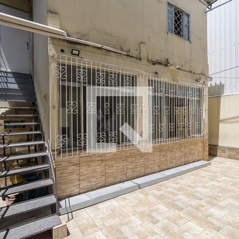 Casa à venda com 195m², 6 quartos e 1 vaga Casa à venda com 195m², 6 quartos e 1 vagaÁrea comum - Varanda gourmet