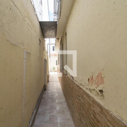 Casa à venda com 195m², 6 quartos e 1 vaga Casa à venda com 195m², 6 quartos e 1 vagaÁrea comum - Varanda e garagem