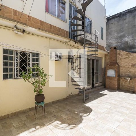 Casa à venda com 195m², 6 quartos e 1 vaga Casa à venda com 195m², 6 quartos e 1 vagaÁrea comum - Varanda gourmet