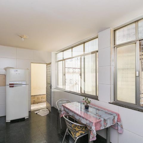 Casa à venda com 195m², 6 quartos e 1 vaga Casa à venda com 195m², 6 quartos e 1 vagaCasa 1 - Cozinha