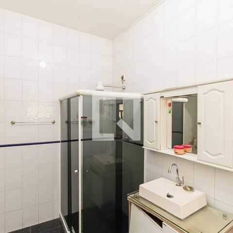 Casa à venda com 195m², 6 quartos e 1 vaga Casa à venda com 195m², 6 quartos e 1 vagaCasa 1 - Banheiro da Suíte