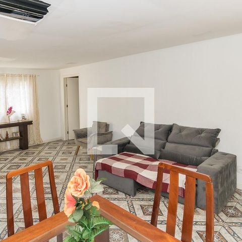 Casa à venda com 195m², 6 quartos e 1 vaga Casa à venda com 195m², 6 quartos e 1 vagaCasa 2 - Sala