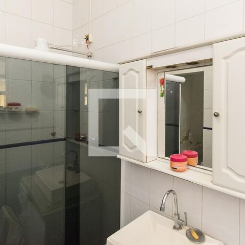 Casa à venda com 195m², 6 quartos e 1 vaga Casa à venda com 195m², 6 quartos e 1 vagaCasa 1 - Banheiro da Suíte