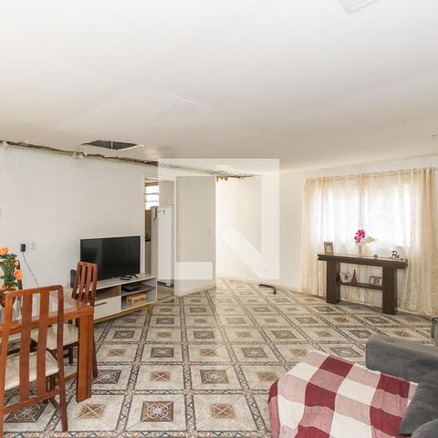 Casa à venda com 195m², 6 quartos e 1 vaga Casa à venda com 195m², 6 quartos e 1 vagaCasa 2 - Sala