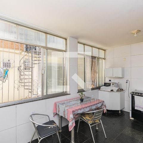 Casa à venda com 195m², 6 quartos e 1 vaga Casa à venda com 195m², 6 quartos e 1 vagaCasa 1 - Cozinha