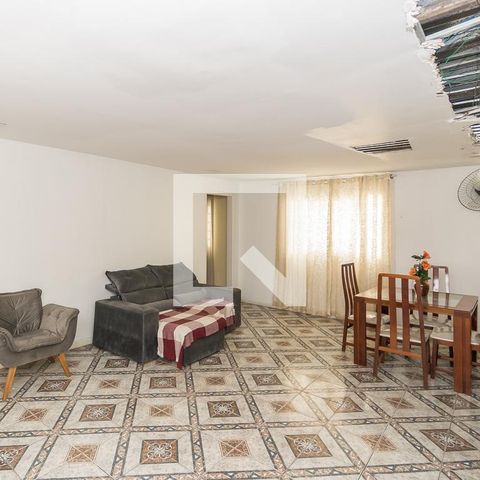 Casa à venda com 195m², 6 quartos e 1 vaga Casa à venda com 195m², 6 quartos e 1 vagaCasa 2 - Sala