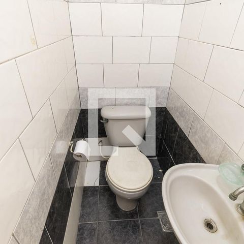Casa à venda com 195m², 6 quartos e 1 vaga Casa à venda com 195m², 6 quartos e 1 vagaCasa 3 - Banheiro