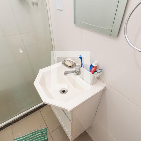 Casa à venda com 195m², 6 quartos e 1 vaga Casa à venda com 195m², 6 quartos e 1 vagaCasa 1 - Banheiro Social