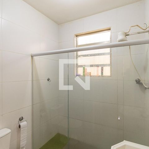 Casa à venda com 195m², 6 quartos e 1 vaga Casa à venda com 195m², 6 quartos e 1 vagaCasa 1 - Banheiro Social