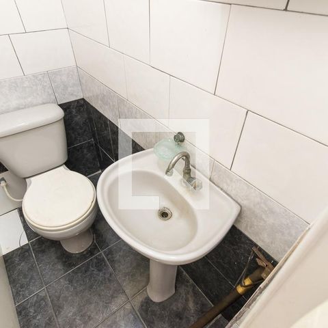 Casa à venda com 195m², 6 quartos e 1 vaga Casa à venda com 195m², 6 quartos e 1 vagaCasa 3 - Banheiro