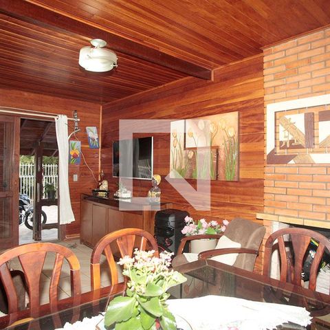 Casa à venda com 366m², 5 quartos e 4 vagasSala 1