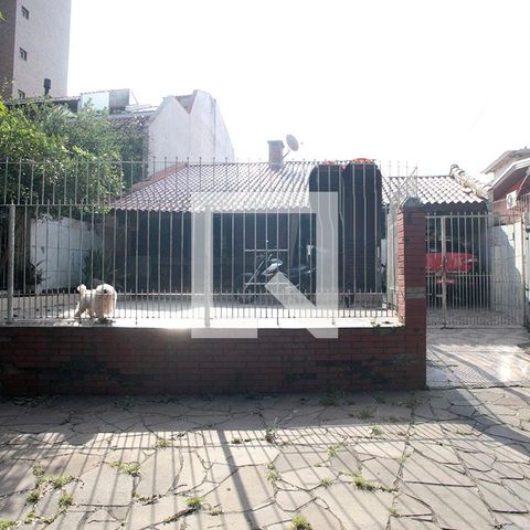 Casa à venda com 366m², 5 quartos e 4 vagasFachada