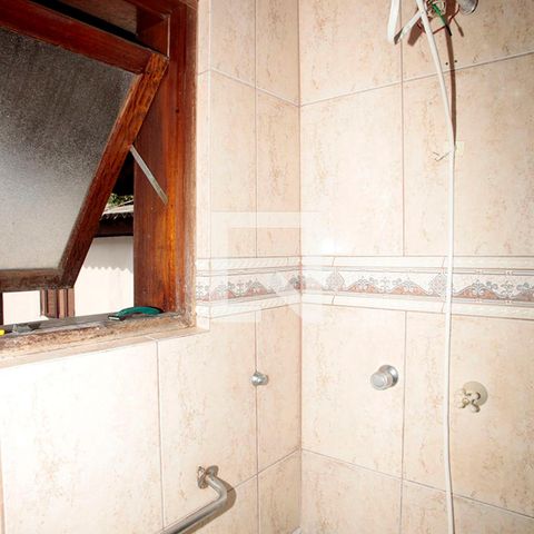 Casa à venda com 366m², 5 quartos e 4 vagasBanheiro 1