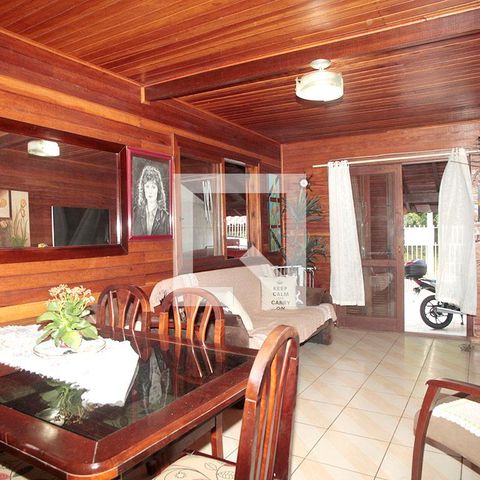 Casa à venda com 366m², 5 quartos e 4 vagasSala 1