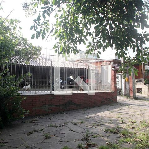 Casa à venda com 366m², 5 quartos e 4 vagasFachada