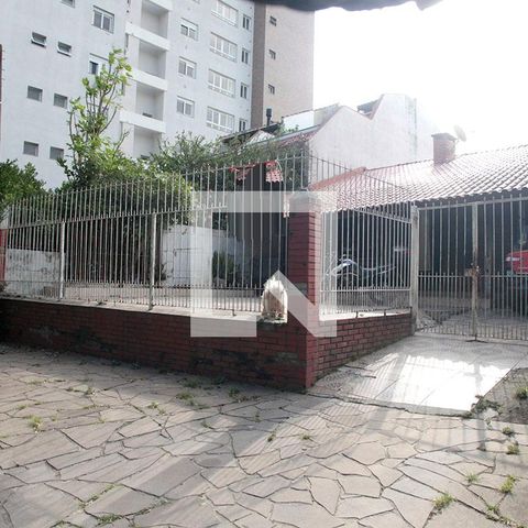 Casa à venda com 366m², 5 quartos e 4 vagasFachada