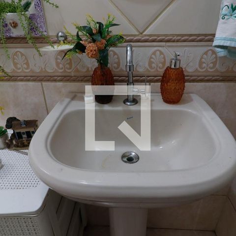 Casa à venda com 127m², 3 quartos e 2 vagas Casa à venda com 127m², 3 quartos e 2 vagasLavabo