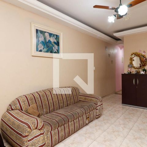 Casa à venda com 127m², 3 quartos e 2 vagas Casa à venda com 127m², 3 quartos e 2 vagasSala