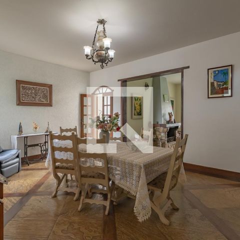 Casa à venda com 363m², 5 quartos e 4 vagas Casa à venda com 363m², 5 quartos e 4 vagasSala de Jantar