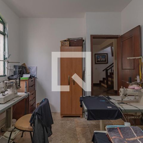 Casa à venda com 363m², 5 quartos e 4 vagas Casa à venda com 363m², 5 quartos e 4 vagasQuarto 1
