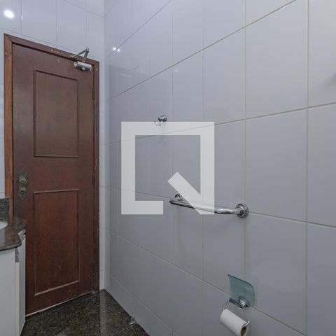 Casa à venda com 363m², 5 quartos e 4 vagas Casa à venda com 363m², 5 quartos e 4 vagasBanheiro Social 2