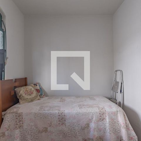 Casa à venda com 363m², 5 quartos e 4 vagas Casa à venda com 363m², 5 quartos e 4 vagasQuarto de Serviço