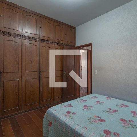 Casa à venda com 363m², 5 quartos e 4 vagas Casa à venda com 363m², 5 quartos e 4 vagasQuarto 3