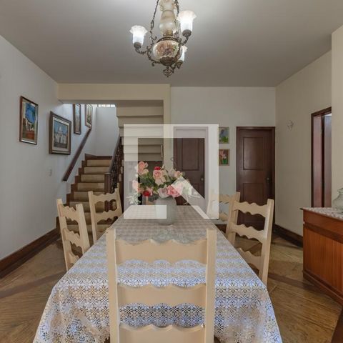 Casa à venda com 363m², 5 quartos e 4 vagas Casa à venda com 363m², 5 quartos e 4 vagasSala de Jantar