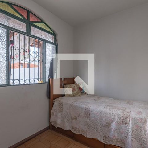 Casa à venda com 363m², 5 quartos e 4 vagas Casa à venda com 363m², 5 quartos e 4 vagasQuarto de Serviço