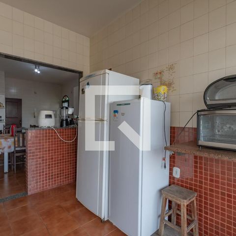 Casa à venda com 363m², 5 quartos e 4 vagas Casa à venda com 363m², 5 quartos e 4 vagasCozinha