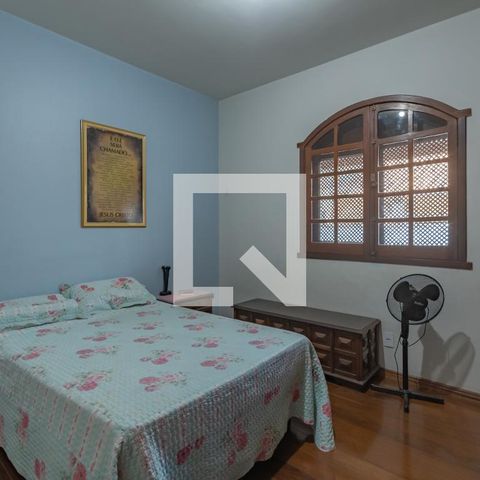 Casa à venda com 363m², 5 quartos e 4 vagas Casa à venda com 363m², 5 quartos e 4 vagasQuarto 3