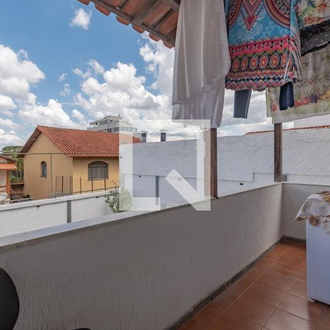 Casa à venda com 363m², 5 quartos e 4 vagas Casa à venda com 363m², 5 quartos e 4 vagasLavanderia