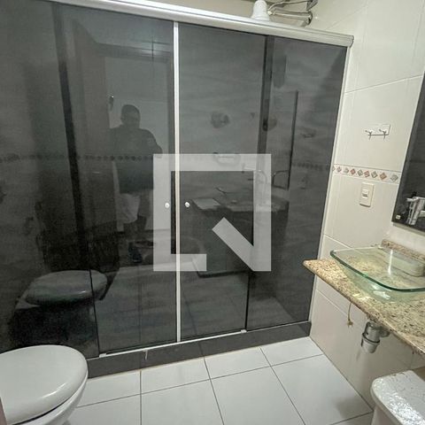 Apartamento à venda com 200m², 4 quartos e 3 vagas Apartamento à venda com 200m², 4 quartos e 3 vagasBanheiro Social
