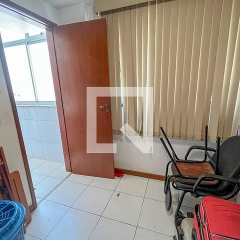 Apartamento à venda com 200m², 4 quartos e 3 vagas Apartamento à venda com 200m², 4 quartos e 3 vagasQuarto de Serviço
