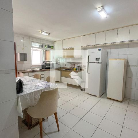 Apartamento à venda com 200m², 4 quartos e 3 vagas Apartamento à venda com 200m², 4 quartos e 3 vagasCozinha