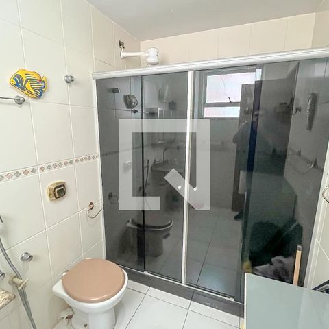 Apartamento à venda com 200m², 4 quartos e 3 vagas Apartamento à venda com 200m², 4 quartos e 3 vagasBanheiro do Quarto 2