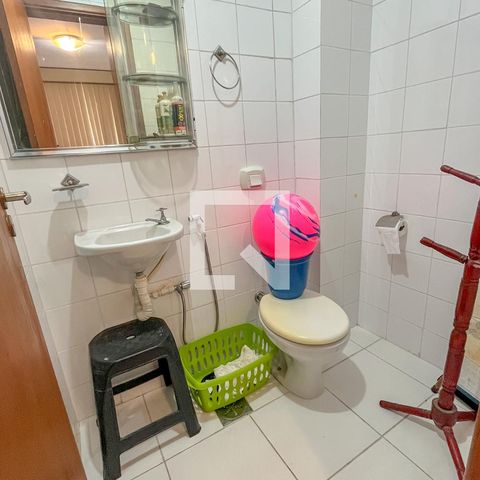 Apartamento à venda com 200m², 4 quartos e 3 vagas Apartamento à venda com 200m², 4 quartos e 3 vagasBanheiro de serviço