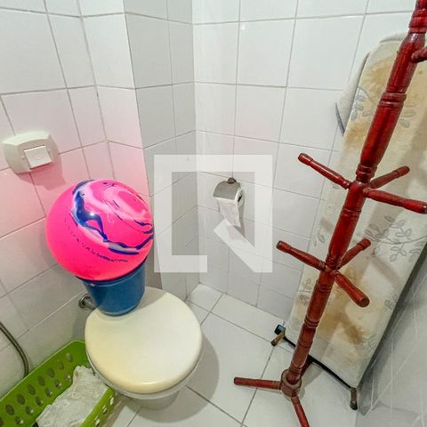 Apartamento à venda com 200m², 4 quartos e 3 vagas Apartamento à venda com 200m², 4 quartos e 3 vagasBanheiro de serviço