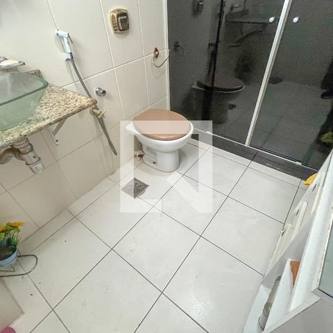 Apartamento à venda com 200m², 4 quartos e 3 vagas Apartamento à venda com 200m², 4 quartos e 3 vagasBanheiro do Quarto 2