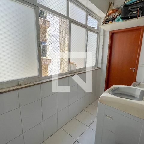Apartamento à venda com 200m², 4 quartos e 3 vagas Apartamento à venda com 200m², 4 quartos e 3 vagasÁrea de Serviço
