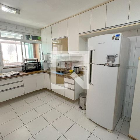 Apartamento à venda com 200m², 4 quartos e 3 vagas Apartamento à venda com 200m², 4 quartos e 3 vagasCozinha