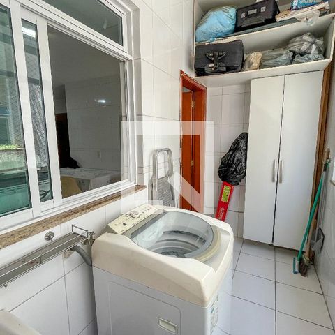 Apartamento à venda com 200m², 4 quartos e 3 vagas Apartamento à venda com 200m², 4 quartos e 3 vagasÁrea de Serviço