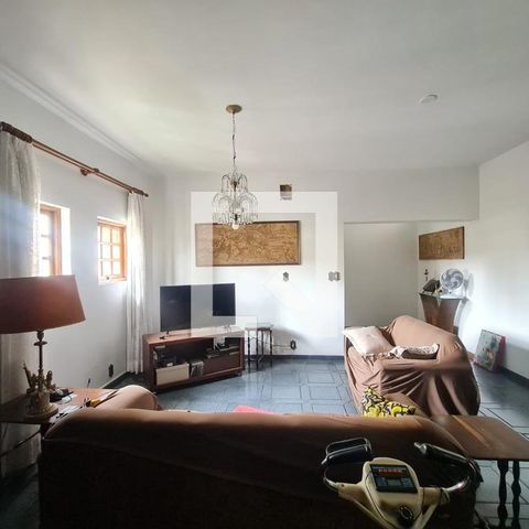 Casa à venda com 360m², 4 quartos e 5 vagasSala e Sala de Jantar