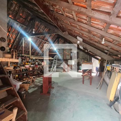 Casa à venda com 360m², 4 quartos e 5 vagasSótão