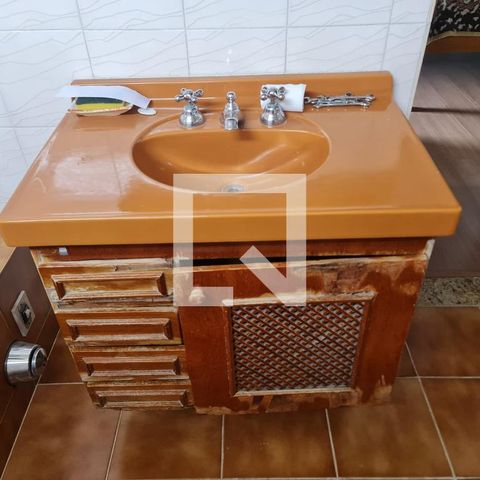 Casa à venda com 360m², 4 quartos e 5 vagasBanheiro da Suíte