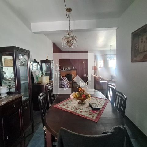 Casa à venda com 360m², 4 quartos e 5 vagasSala e Sala de Jantar